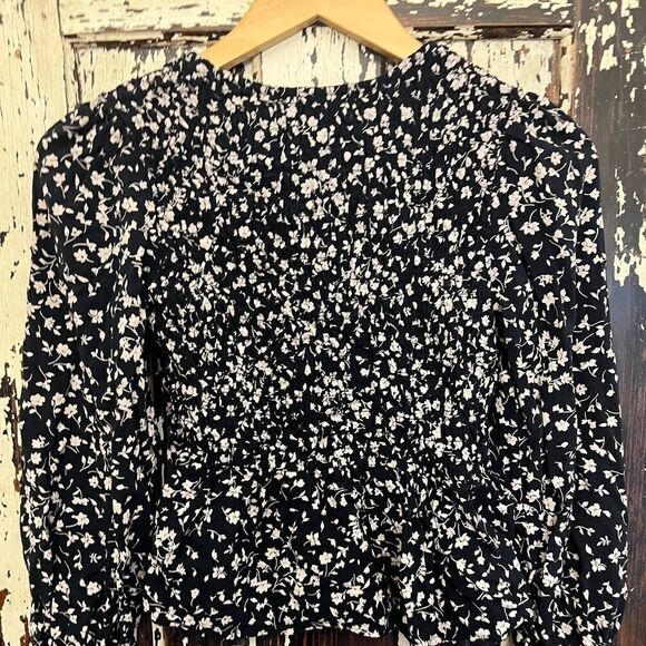 EUC Black & White floral Boho top Size S. - Picture 3 of 6